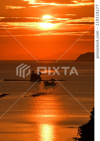 Evening scenery of Kujuku Island 119319277