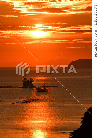 Evening scenery of Kujuku Island 119319279