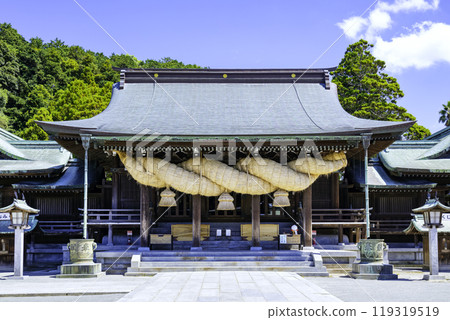 Miyajidake Shrine (Fukutsu City, Fukuoka Prefecture), home to the largest shimenawa rope in Japan 119319519