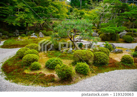 [Kyoto Scenery] Manshuin Temple - Crane and Turtle Dry Landscape Garden 119320063