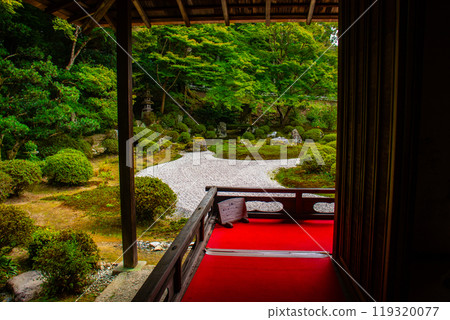 [Kyoto Scenery] Manshuin Temple - Crane and Turtle Dry Landscape Garden 119320077