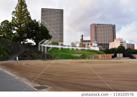 愛知縣岡崎公園須鄉紅輪多功能廣場及東角角樓 119320576