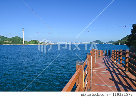 The sea of Mokpo and the Takahajima coastal deck [Mokpo City, Korea] 119321572