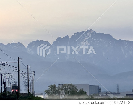 黎明時分第一班火車 119322160