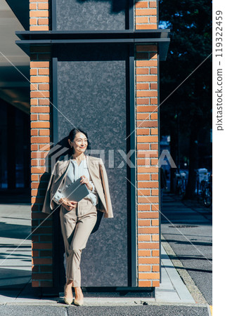 Business woman Business woman 119322459