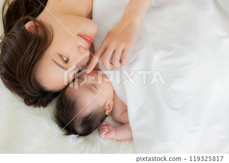 Baby and mother 119325817