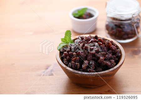 Raisins (California raisins) Raisins (California raisins) 119326095