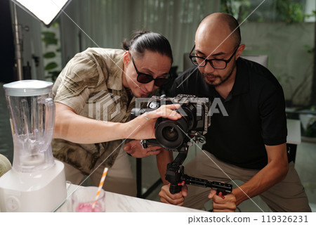 Director Leading The Process Of Shooting 119326231