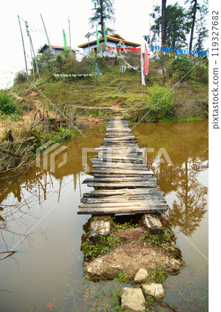 Old wooden house 119327682