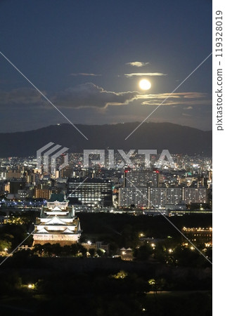 9月18日,日本大阪關西大阪城滿月豐收月雙魚座滿月倒映的大阪城 9月18日,日本大阪關西大阪城滿月豐收月雙魚座滿月倒映的大阪城 119328019