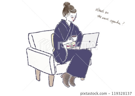 穿著和服的女人在筆記型電腦上工作 穿著和服的女人在筆記型電腦上工作 119328137
