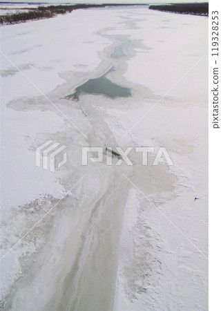 Natural phenomenon of the frozen Tokachi River from Toyokoro Bridge in Toyokoro Town 2 Natural phenomenon of the frozen Tokachi River from Toyokoro Bridge in Toyokoro Town 2 119328253