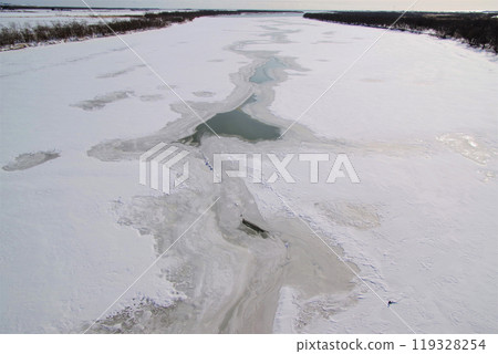 豐公頃町豐公頃大橋的十勝川幹流結冰的自然現象1 119328254