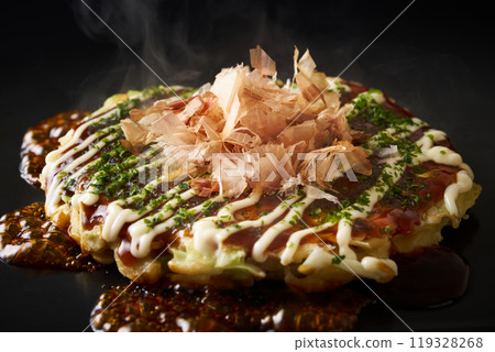 在鐵板上烤的Oshiyaki 119328268