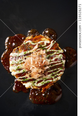 在鐵板上烤的Oshiyaki 119328271