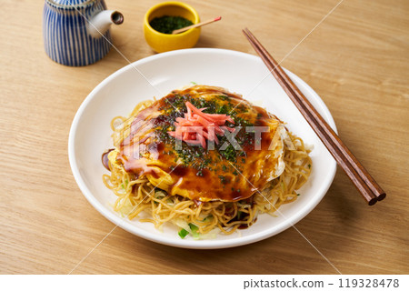 Hiroshima style okonomiyaki 119328478