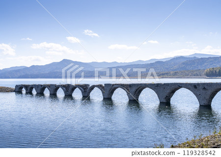 北海道上士幌町,秋日晴朗的舊國鐵志幌線 Taushubetsu 河大橋 北海道上士幌町,秋日晴朗的舊國鐵志幌線 Taushubetsu 河大橋 119328542