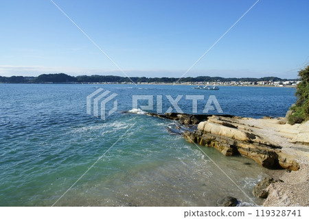 從逗子碼頭眺望鎌倉材木座海岸 從逗子碼頭眺望鎌倉材木座海岸 119328741