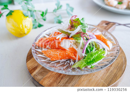 Crab stick, seaweed and radish salad Crab stick, seaweed and radish salad 119330256