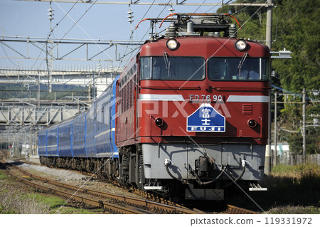 Blue Train Fuji pulled by ED76 No. 90 Blue Train Fuji pulled by ED76 No. 90 119331972