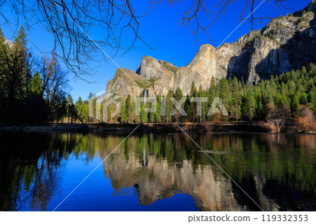 Sunny view of the Bridal Veil landscape in Yosemite National Park Sunny view of the Bridal Veil landscape in Yosemite National Park 119332353