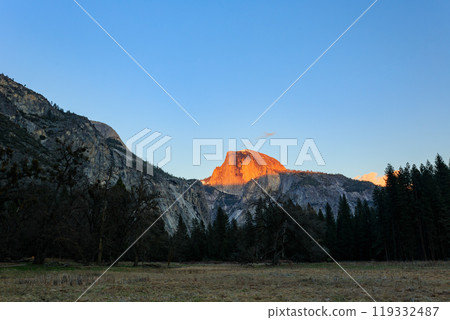 Sunset view of the beautiful half dome at Yosemite National Park 119332487