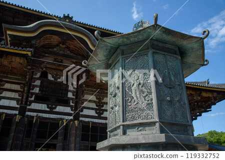 奈良東大寺、八角燈籠和大佛殿 奈良東大寺、八角燈籠和大佛殿 119332752