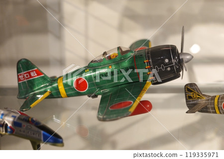 Showa era tin toy Zero fighter Showa era tin toy Zero fighter 119335971