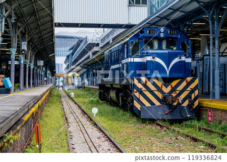 The internal platform scene of the old Taichung Railway Station in Taiwan on October 15, 2024 The internal platform scene of the old Taichung Railway Station in Taiwan on October 15, 2024 119336824