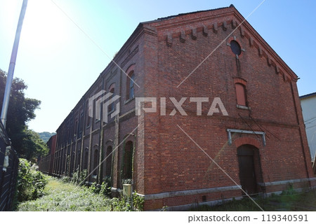 Maizuru Red Brick Park and Maritime Self-Defense Force Ships (Maizuru Bay) / [Maizuru City, Kyoto Prefecture] 119340591