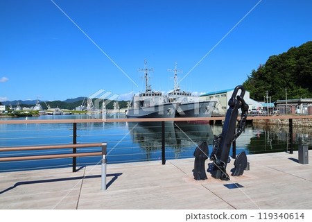 舞鶴紅磚公園與海上自衛隊艦(舞鶴灣)/【京都府舞鶴市】 舞鶴紅磚公園與海上自衛隊艦(舞鶴灣)/【京都府舞鶴市】 119340614
