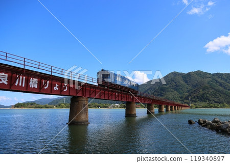 京都丹後鐵道「丹後青松」/湯良川大橋（日本土木學會推薦土木遺產）【宮津市】 119340897