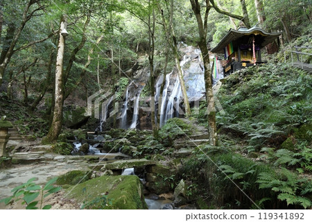 Kanehiki Falls (the final waterfalls, Otaki and Onnataki) / Miyazu City, Kyoto Prefecture Kanehiki Falls (the final waterfalls, Otaki and Onnataki) / Miyazu City, Kyoto Prefecture 119341892
