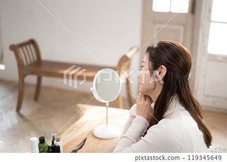 Beautiful woman (beauty image) Beautiful woman (beauty image) 119345649