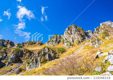 [Nagano Prefecture] Senjojiki Cirque and Mt. Hoken in autumn 119346319