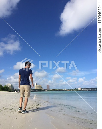 關島杜夢灣海灘男人的背影 119346504