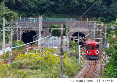 關門隧道中突然出現的「大眼睛」～BE220系列多功能檢查車 119346610
