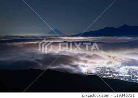 <Nagano Prefecture> Mt. Fuji and the Great Sea of Clouds - Autumn at Takabocchi Plateau <Nagano Prefecture> Mt. Fuji and the Great Sea of Clouds - Autumn at Takabocchi Plateau 119346721