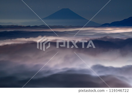 【長野縣】秋天的富士山和大片雲海、高博奇高原 【長野縣】秋天的富士山和大片雲海、高博奇高原 119346722