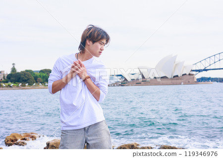 Japanese dancer dancing in front of the Sydney Opera House Japanese dancer dancing in front of the Sydney Opera House 119346976