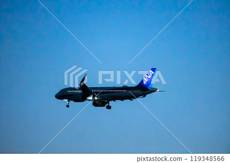 客機降落在羽田機場 119348566