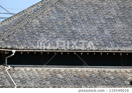Tile roof of Japan 119349016