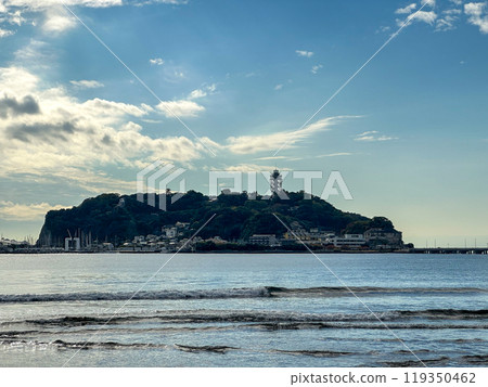 湘南海和白雲。江之島全景 湘南海和白雲。江之島全景 119350462