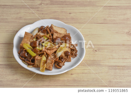 奶油烤滑子豆腐炸雞 119351865