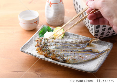 Freshly grilled Shishamo (shishamo with roe) Freshly grilled Shishamo (shishamo with roe) 119352779
