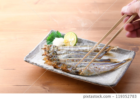 新鮮出爐的魚子魚子(魚子魚子) 新鮮出爐的魚子魚子(魚子魚子) 119352783
