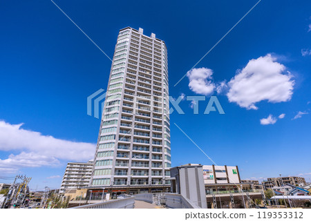 Yokohama cityscape in Japan I want to see the tower apartment etc. in front of Nagatsuta Station 119353312