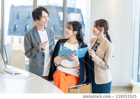 Business people working in an office. Photo courtesy of Denpa Gakuen, Tokyo Electronics College. 119353525