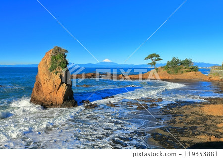 [Kanagawa Prefecture] Akiya Tateishi and Mt. Fuji on a clear day 119353881