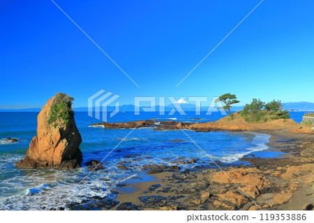 [神奈川縣]晴天時秋屋立石和富士山 119353886